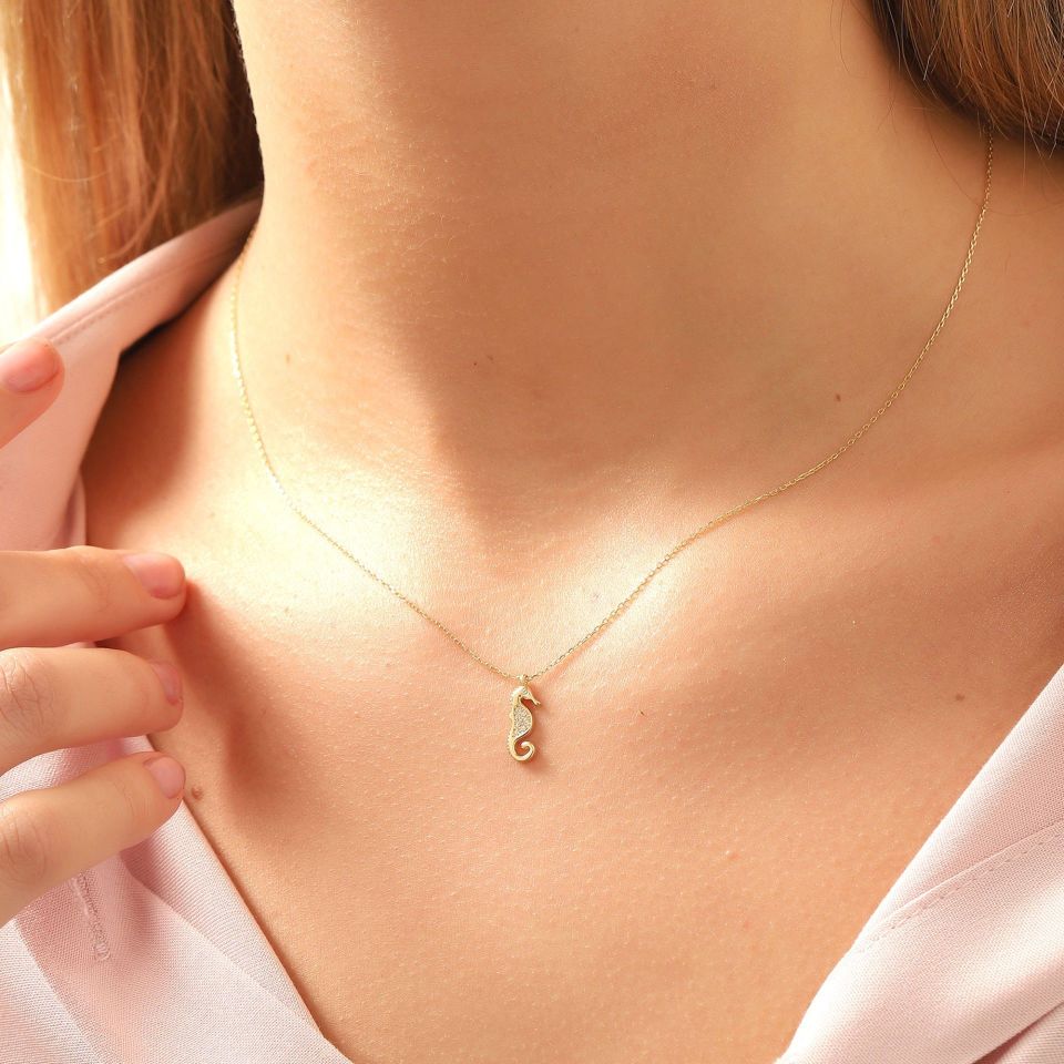 Prenses Pırlanta-14 Ayar Altın Taşlı Deniz Atı Altın Kolye Modeli ''45 cm''