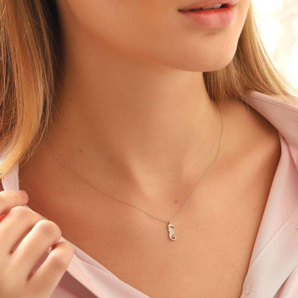 Prenses Pırlanta-14 Ayar Altın Taşlı Deniz Atı Altın Kolye Modeli ''45 cm''