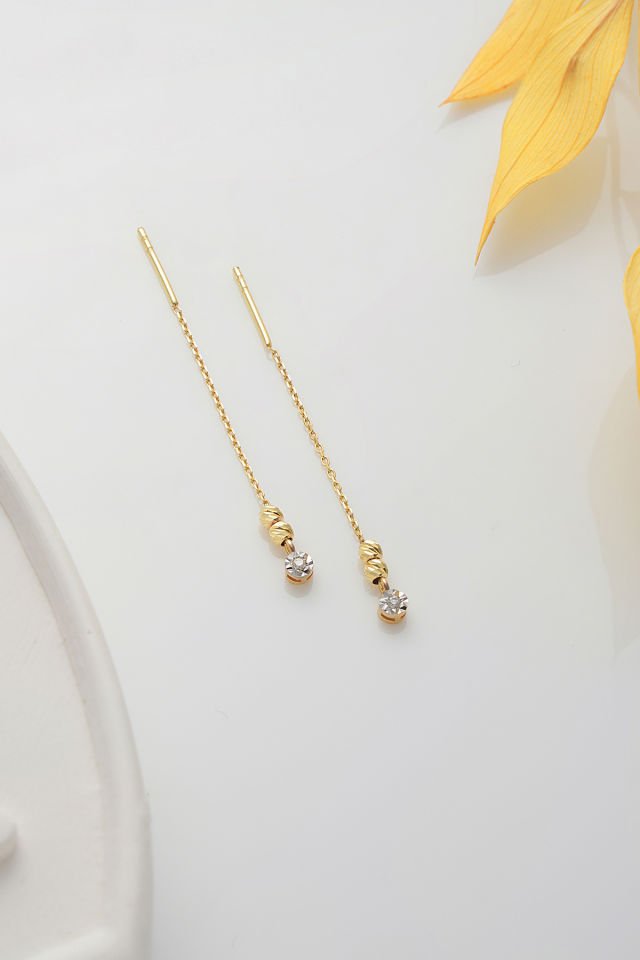 PRENSES PIRLANTA 14 Ayar Altın Mini Dorika Toplu Pırlanta Küpe Efektli