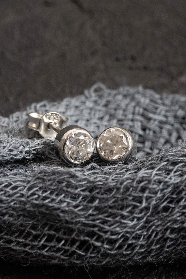 Prenses Pırlanta-Tek Taş Beyaz Küpe 14 Ayar Altın