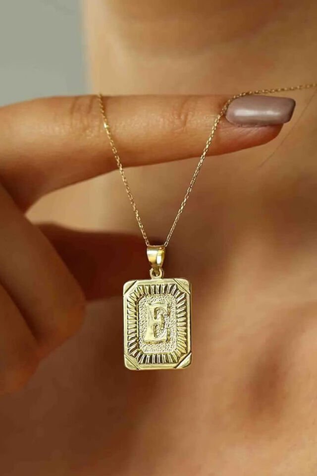 PRENSES PIRLANTA Kadın 14 Ayar Altın Kare Harf Kolye A & Z Harfi Altın Kolye Zincirli Harf Kolye 42 Cm E