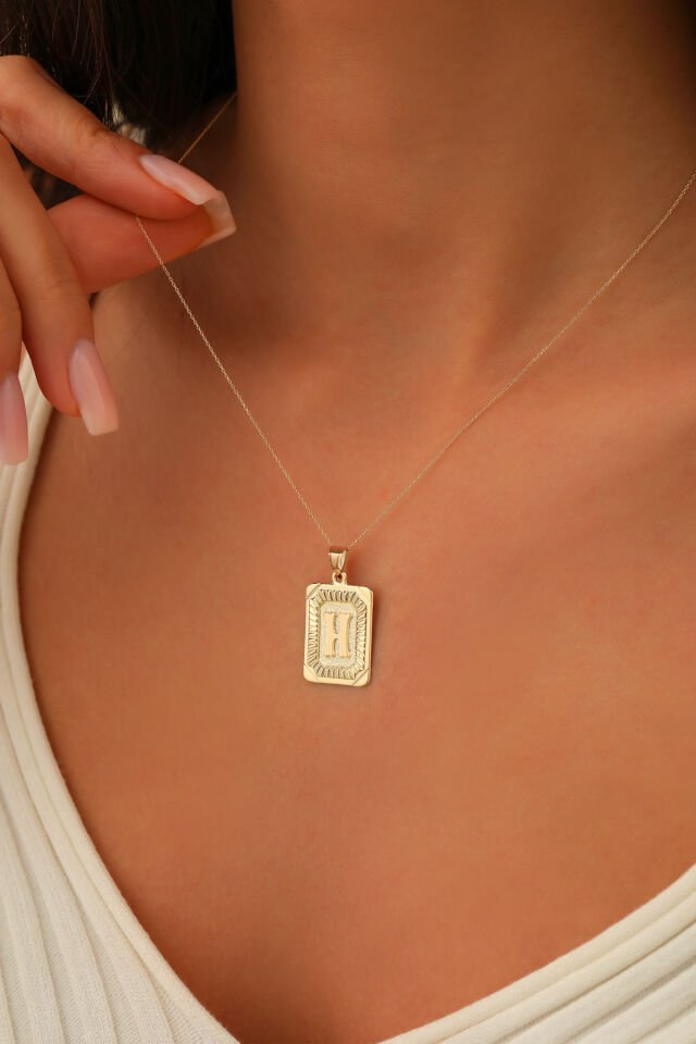 PRENSES PIRLANTA Kadın 14 Ayar Altın Kare Harf Kolye A & Z Harfi Altın Kolye Zincirli Harf Kolye 42 Cm H