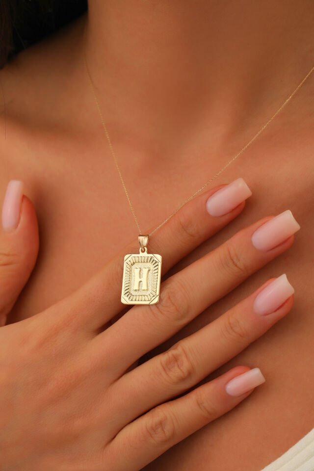 PRENSES PIRLANTA Kadın 14 Ayar Altın Kare Harf Kolye A & Z Harfi Altın Kolye Zincirli Harf Kolye 42 Cm H