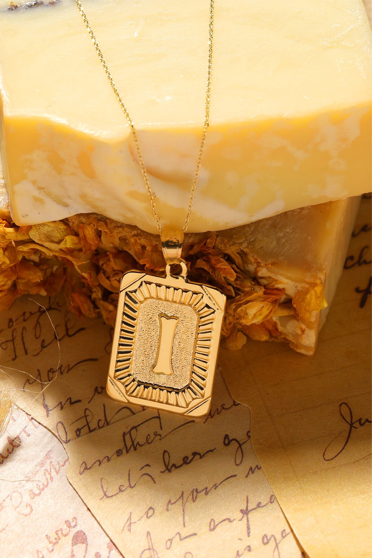 PRENSES PIRLANTA Kadın 14 Ayar Altın Kare Harf Kolye A & Z Harfi Altın Kolye Zincirli Harf Kolye 42 Cm I