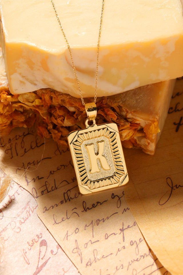 PRENSES PIRLANTA Kadın 14 Ayar Altın Kare Harf Kolye A & Z Harfi Altın Kolye Zincirli Harf Kolye 42 Cm K
