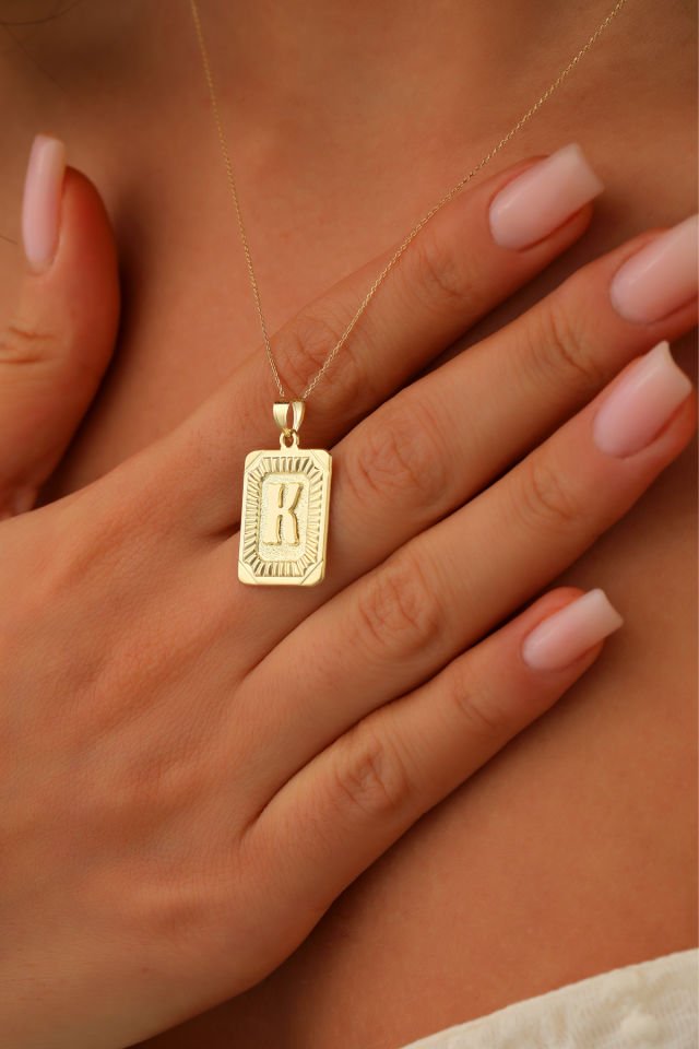 PRENSES PIRLANTA Kadın 14 Ayar Altın Kare Harf Kolye A & Z Harfi Altın Kolye Zincirli Harf Kolye 42 Cm K