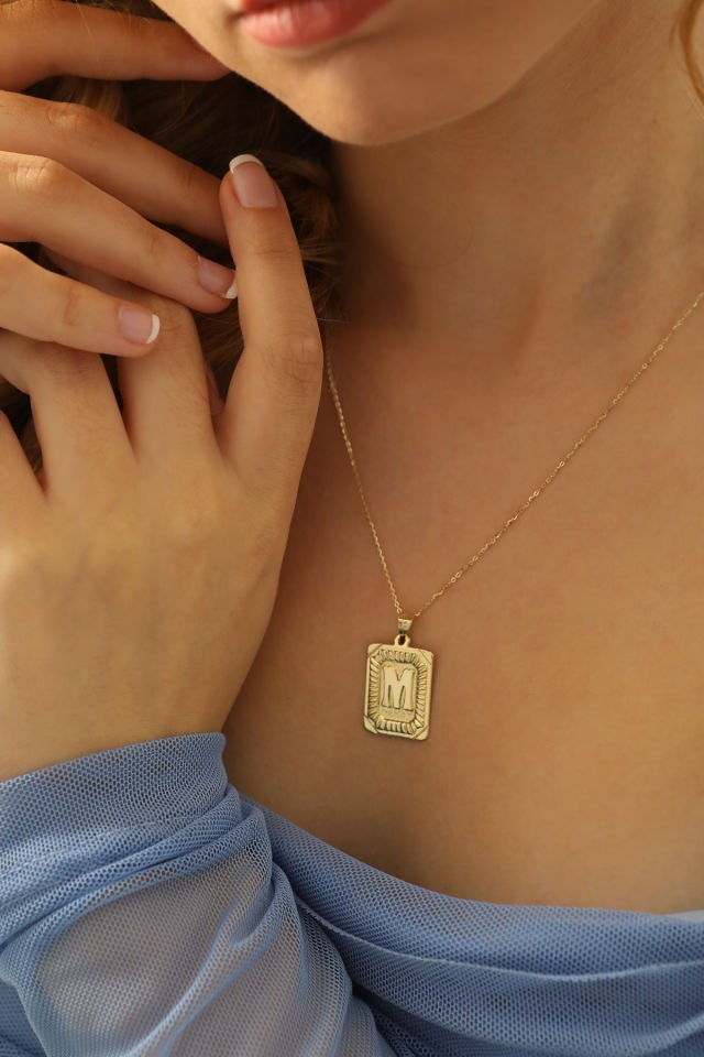 PRENSES PIRLANTA Kadın 14 Ayar Altın Kare Harf Kolye A & Z Harfi Altın Kolye Zincirli Harf Kolye 42 Cm M
