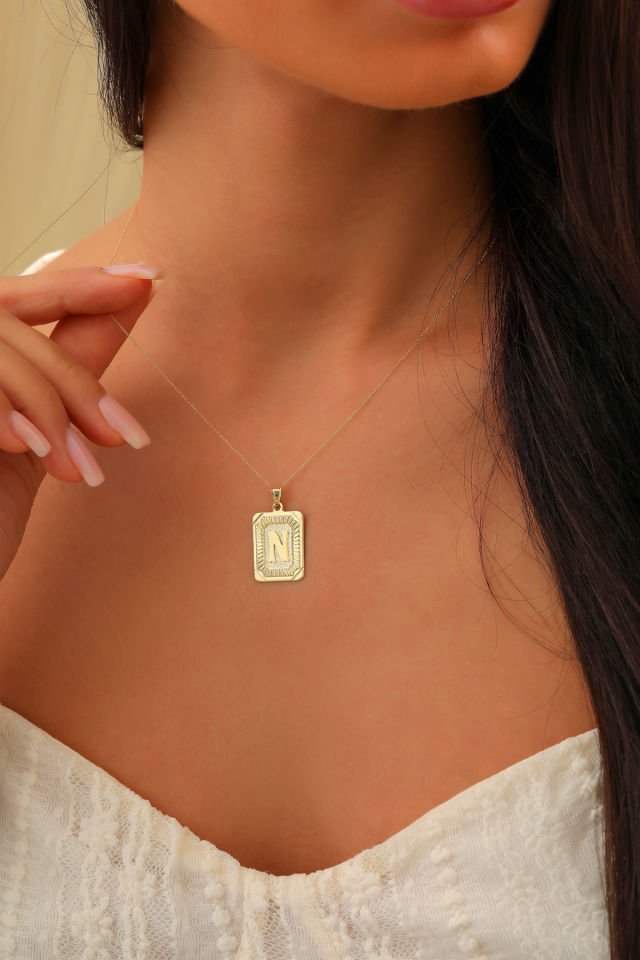 PRENSES PIRLANTA Kadın 14 Ayar Altın Kare Harf Kolye A & Z Harfi Altın Kolye Zincirli Harf Kolye 42 Cm N