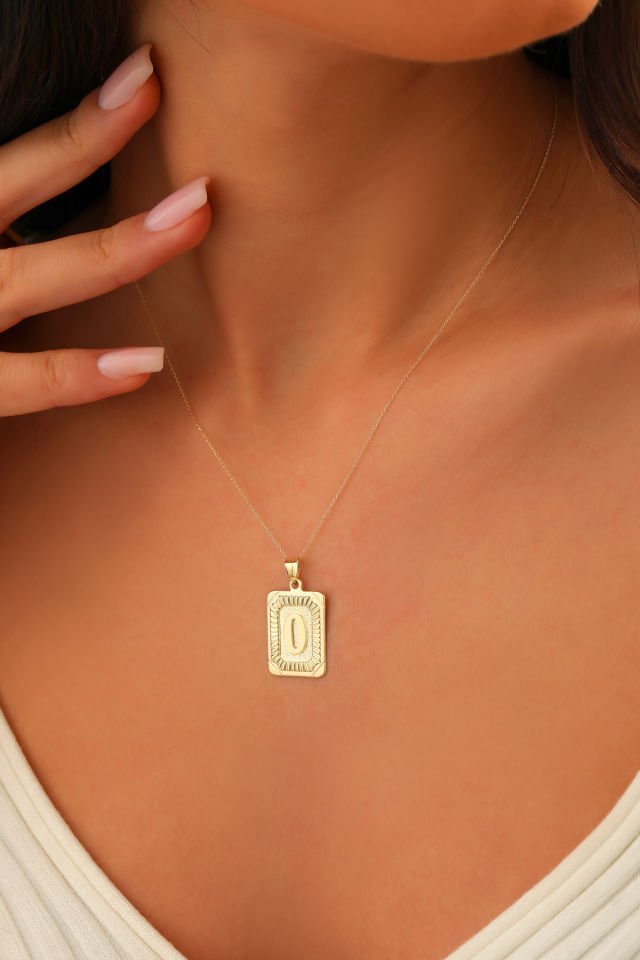 PRENSES PIRLANTA Kadın 14 Ayar Altın Kare Harf Kolye A & Z Harfi Altın Kolye Zincirli Harf Kolye 42 Cm O