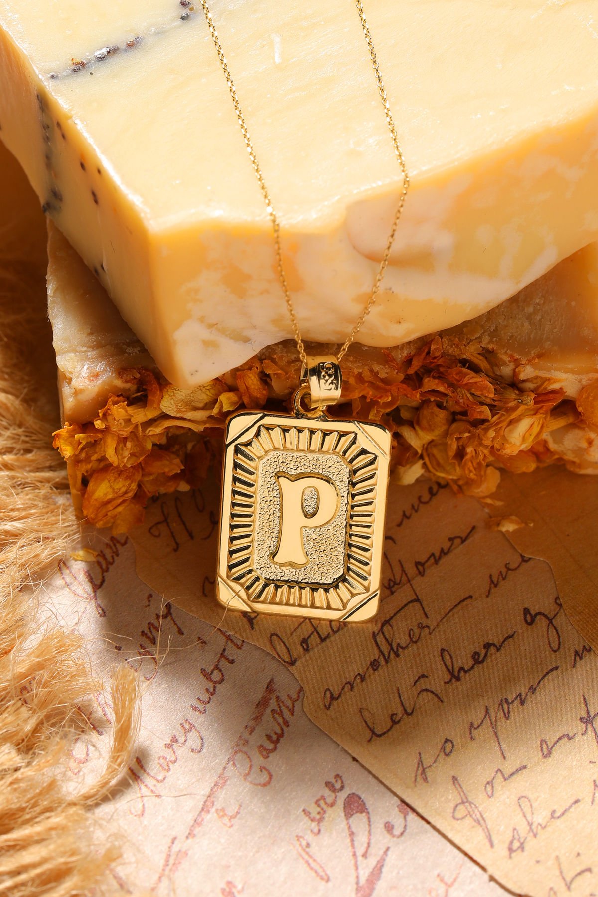 PRENSES PIRLANTA Kadın 14 Ayar Altın Kare Harf Kolye A & Z Harfi Altın Kolye Zincirli Harf Kolye 42 Cm P