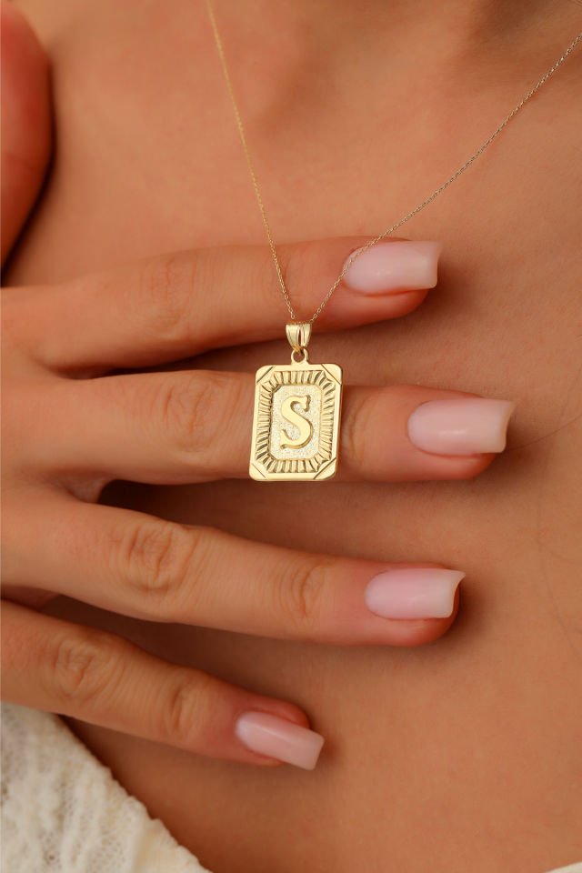 PRENSES PIRLANTA Kadın 14 Ayar Altın Kare Harf Kolye A & Z Harfi Altın Kolye Zincirli Harf Kolye 42 Cm S