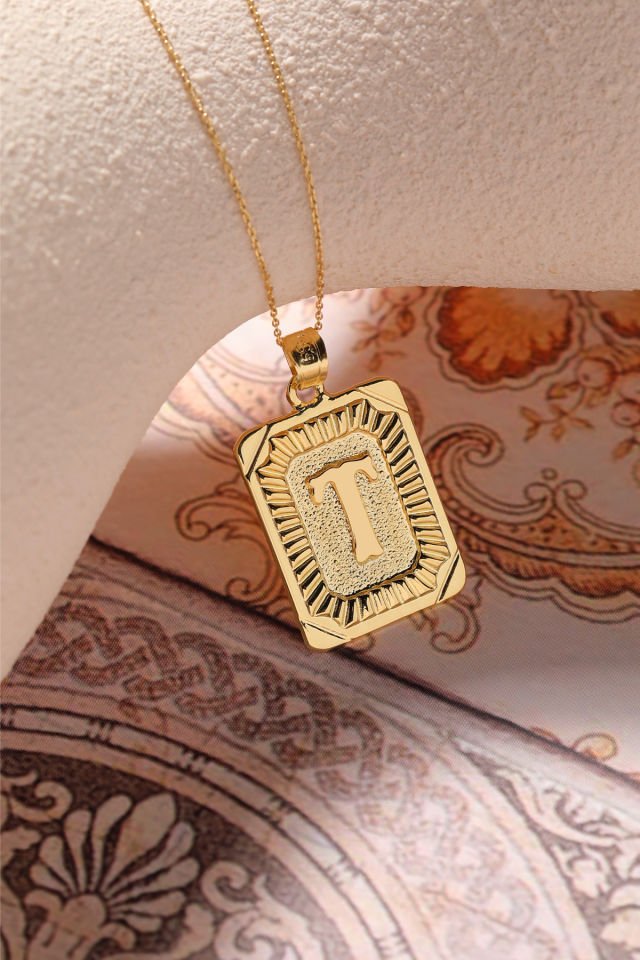 PRENSES PIRLANTA Kadın 14 Ayar Altın Kare Harf Kolye A & Z Harfi Altın Kolye Zincirli Harf Kolye 42 Cm T