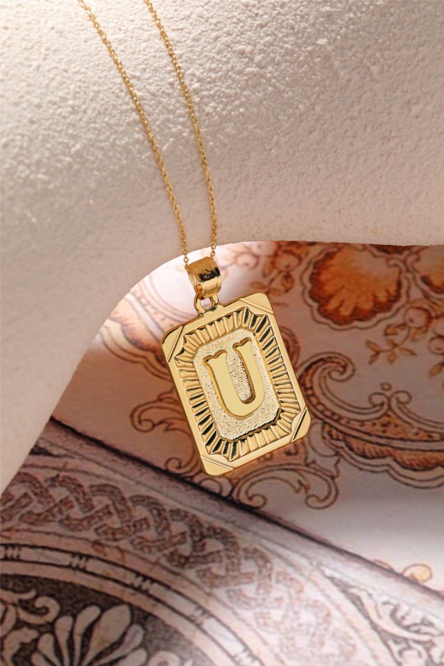PRENSES PIRLANTA Kadın 14 Ayar Altın Kare Harf Kolye A & Z Harfi Altın Kolye Zincirli Harf Kolye 42 Cm U