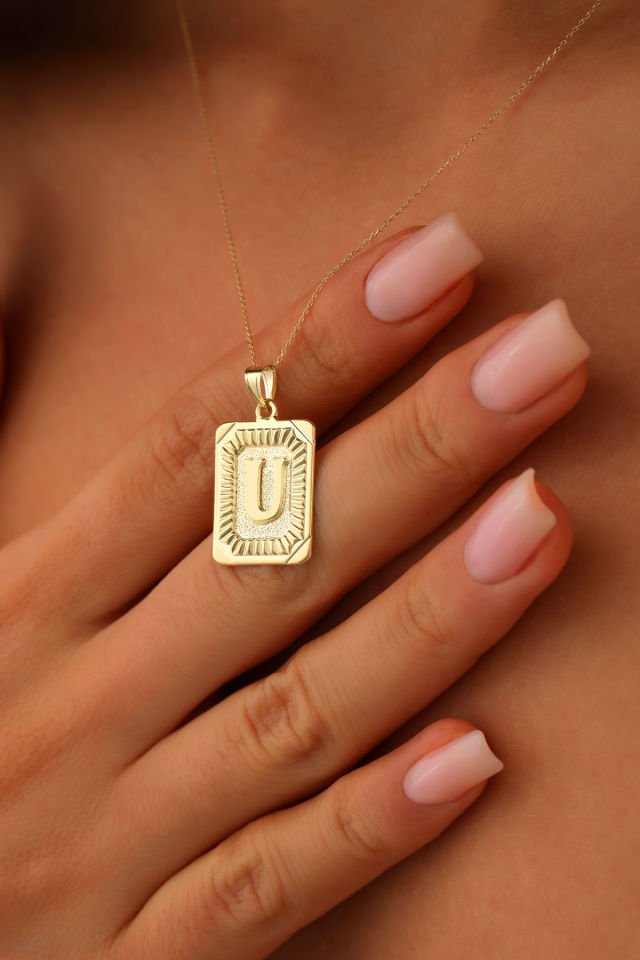PRENSES PIRLANTA Kadın 14 Ayar Altın Kare Harf Kolye A & Z Harfi Altın Kolye Zincirli Harf Kolye 42 Cm U