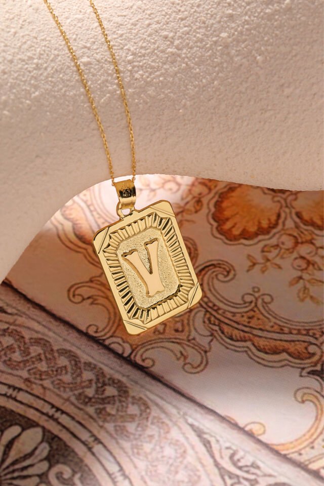 PRENSES PIRLANTA Kadın 14 Ayar Altın Kare Harf Kolye A & Z Harfi Altın Kolye Zincirli Harf Kolye 42 Cm V