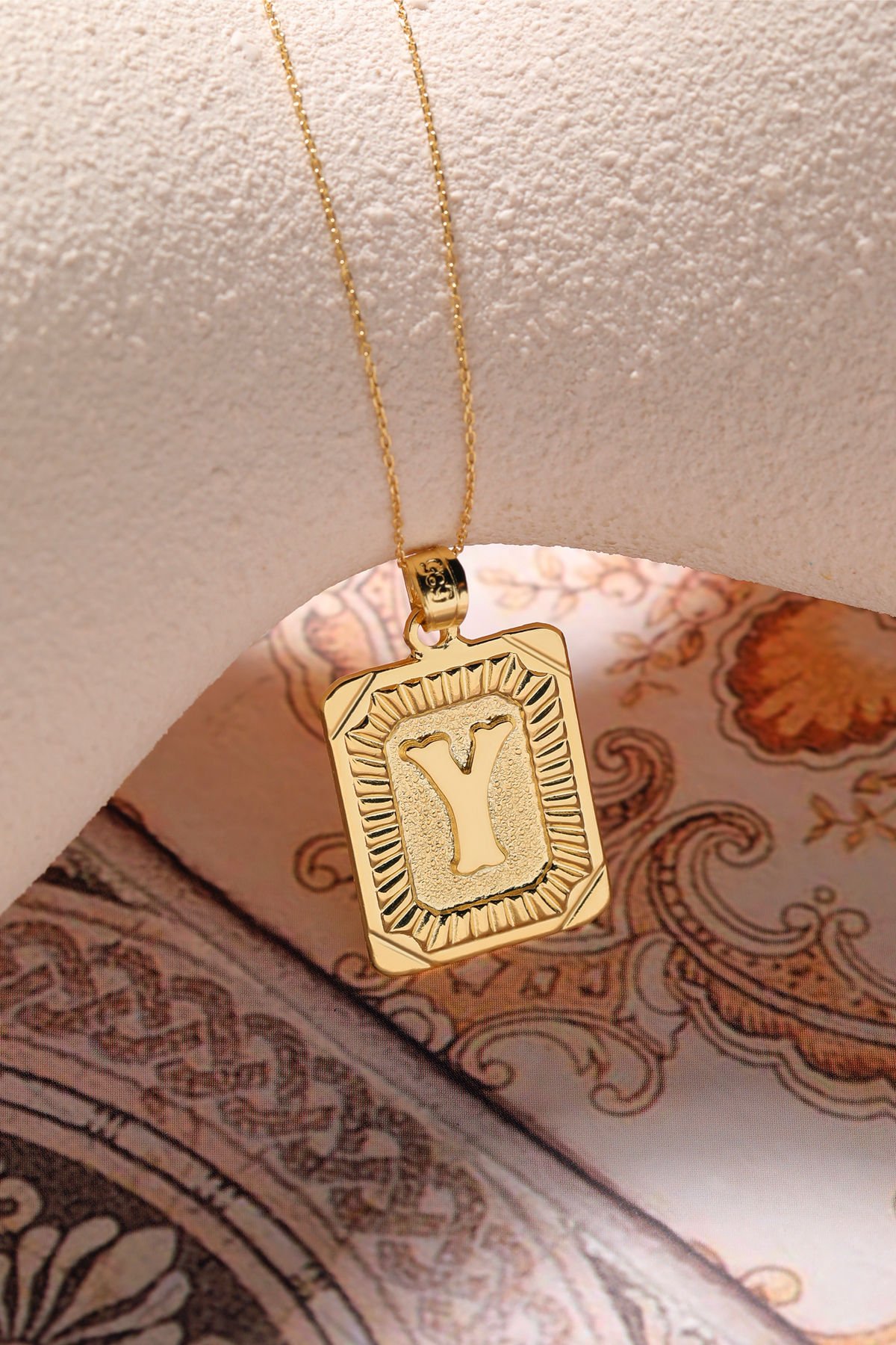 PRENSES PIRLANTA Kadın 14 Ayar Altın Kare Harf Kolye A & Z Harfi Altın Kolye Zincirli Harf Kolye 42 Cm Y