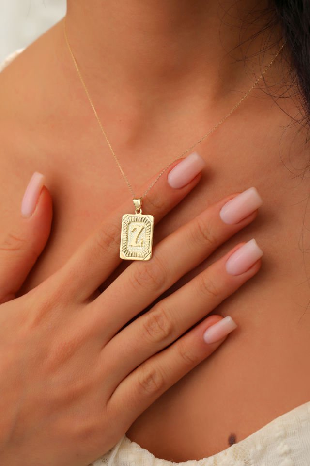 PRENSES PIRLANTA Kadın 14 Ayar Altın Kare Harf Kolye A & Z Harfi Altın Kolye Zincirli Harf Kolye 42 Cm Z