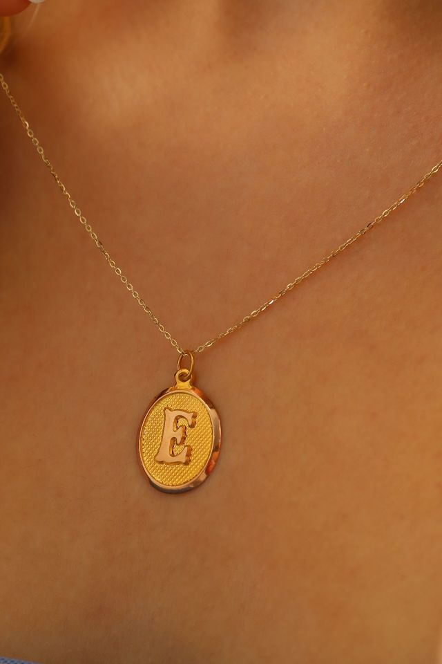 14 Ayar Altın E Harfi Kolye Ucu Nostaljik Desenli Zincir Dahil Değildir