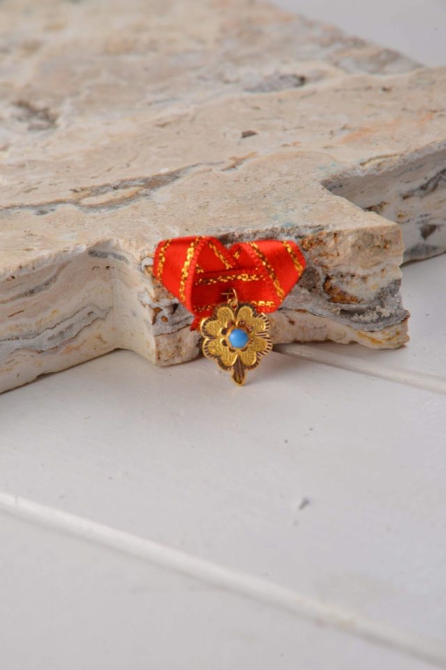 Prenses Pırlanta-14 Ayar Altın Çiçek Desenli Mavi Taşlı Altın Kolye Modeli Ucu