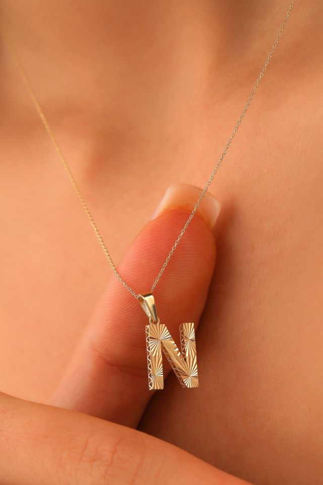 14 Ayar Altın N Harfi Kolye Ucu Parlak Kalemli Işıltılı Zincir Dahil Değildir