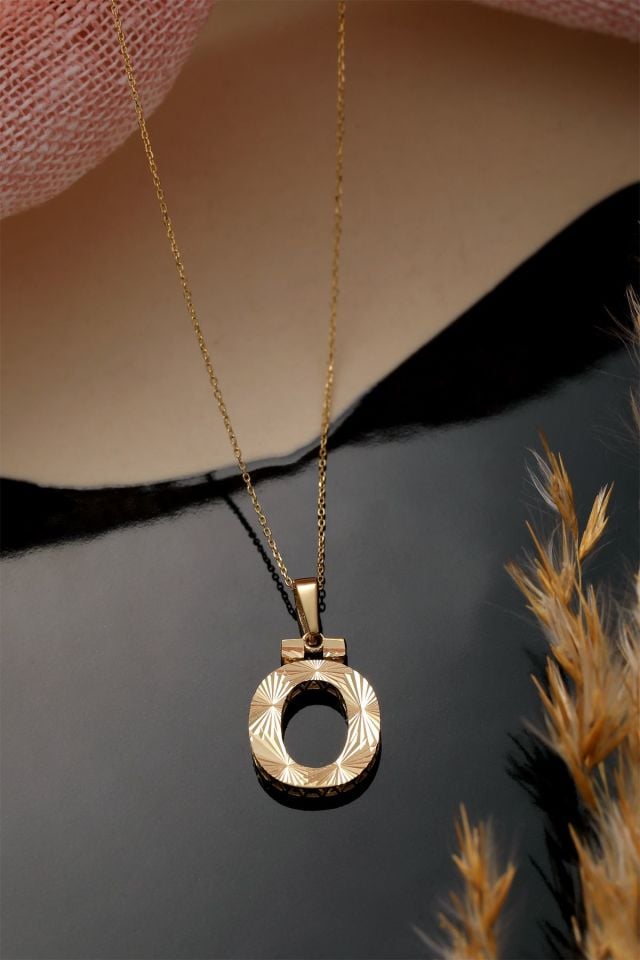 14 Ayar Altın Ö Harfi Kolye Ucu Parlak Kalemli Işıltılı Zincir Dahil Değildir